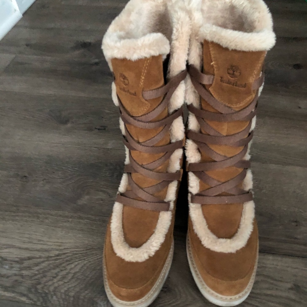Timberland boots Almonst new